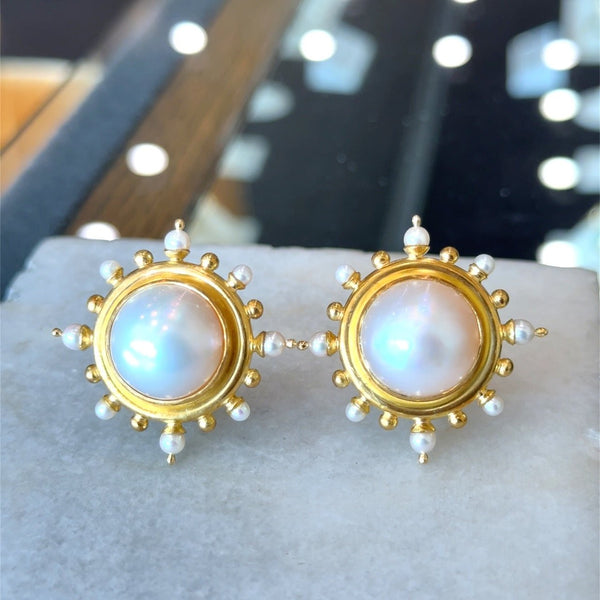 Elizabeth Locke 18KT Yellow Gold Mabe Pearl Earrings - KFK, Inc.