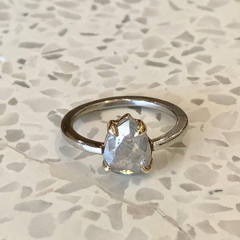 PIECE OF ICE gold ring with raw diamond - Lookrecya